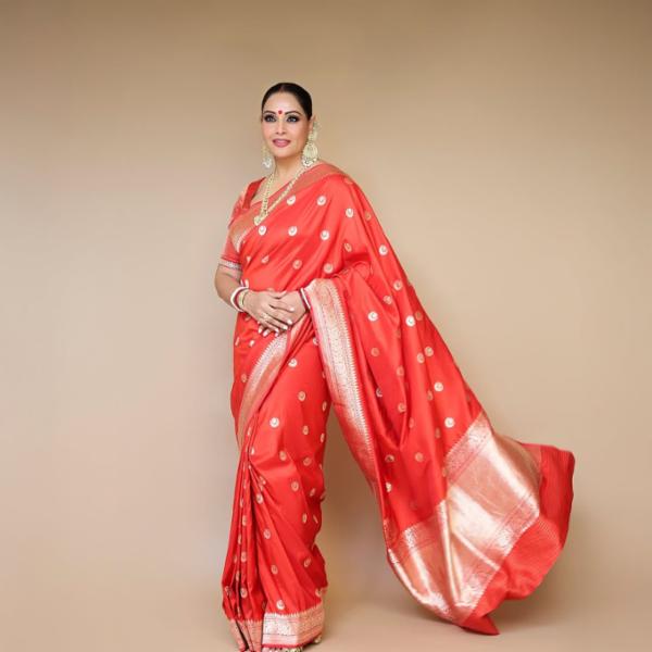 Bipasha Basu Joins Viral “Bipasha Bipasha” Trend