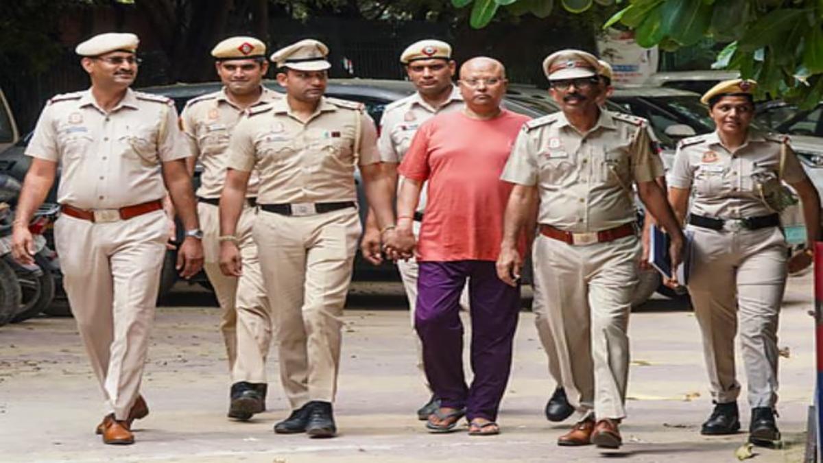 Delhi Godman Chaitanyanand Saraswati Arrest : Police Question Aides in Harassment Case